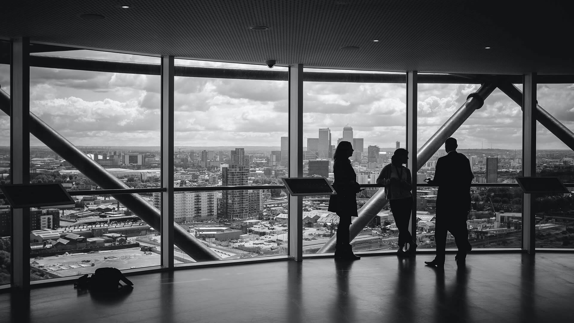 Equipe técnica da i3F em ambiente corporativo